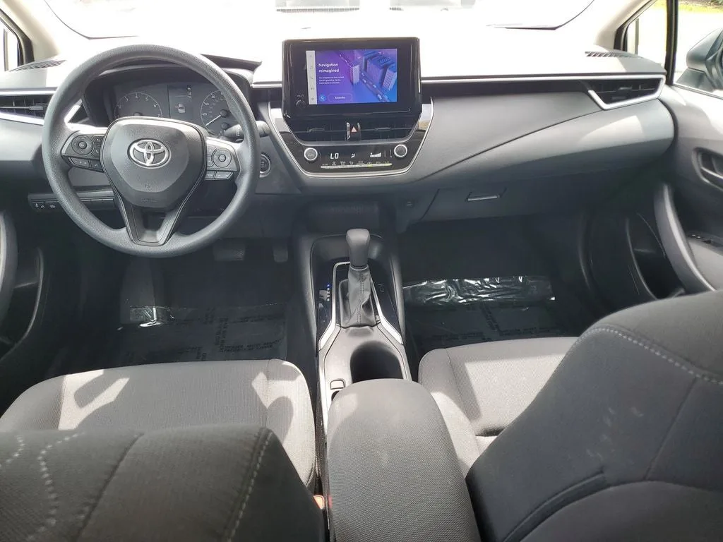 2023 Toyota Corolla LE photo 14