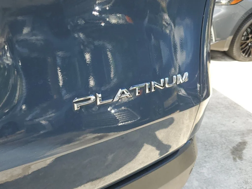 2024 Toyota Grand Highlander Platinum photo 8