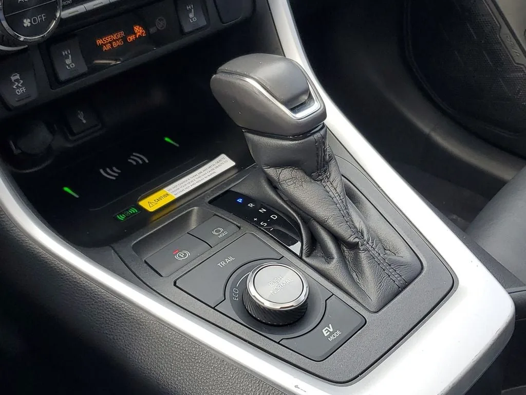 2022 Toyota RAV4 Hybrid XSE photo 31