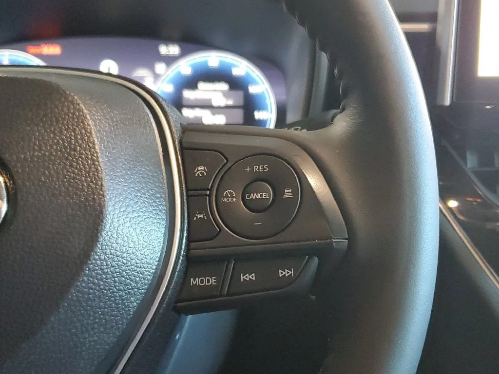 2026 Toyota Corolla Cross XLE photo 25