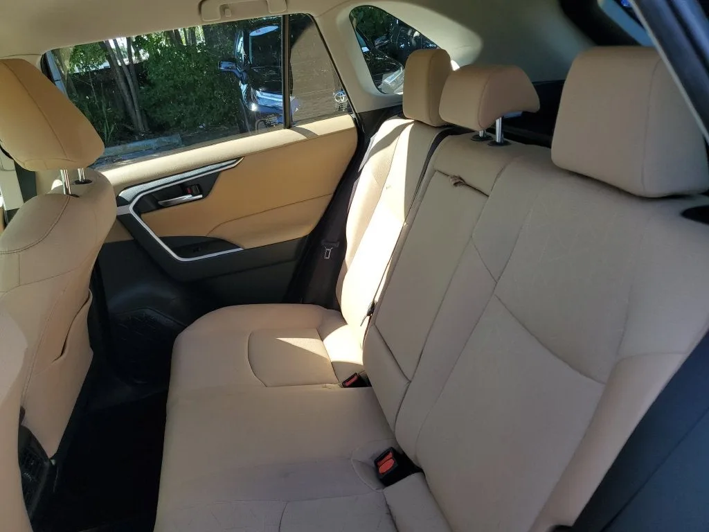 2024 Toyota RAV4 Hybrid XLE photo 12