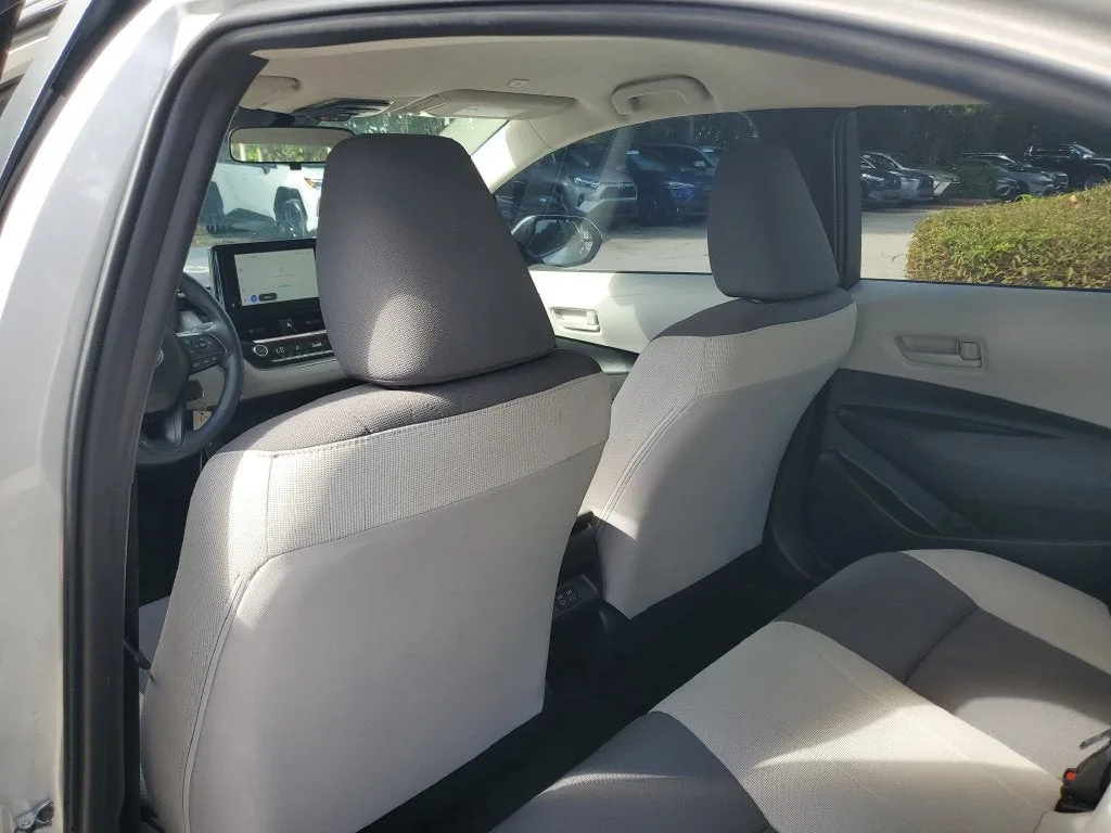 2025 Toyota Corolla LE photo 12