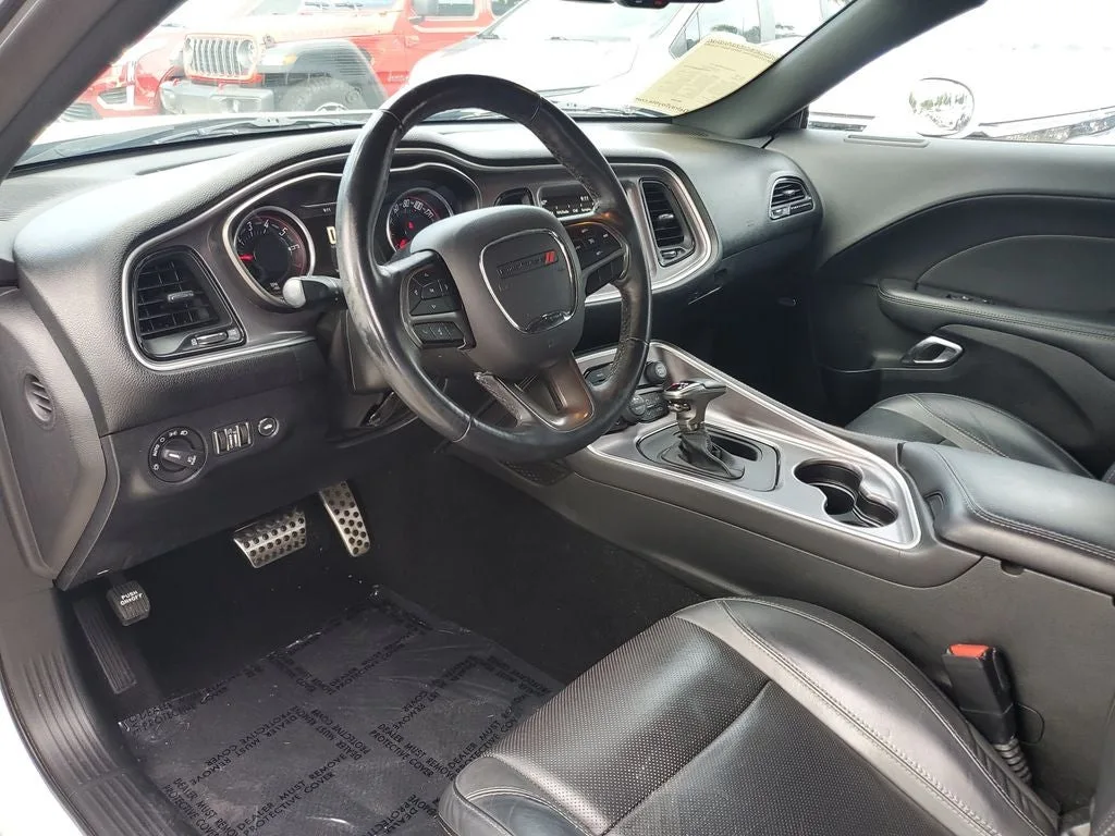 2019 Dodge Challenger SXT photo 20
