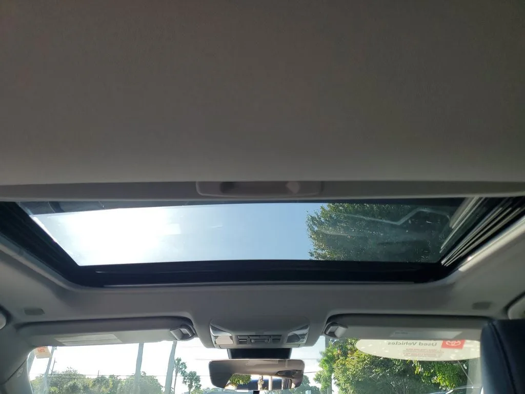 2024 Toyota RAV4 XLE Premium photo 17
