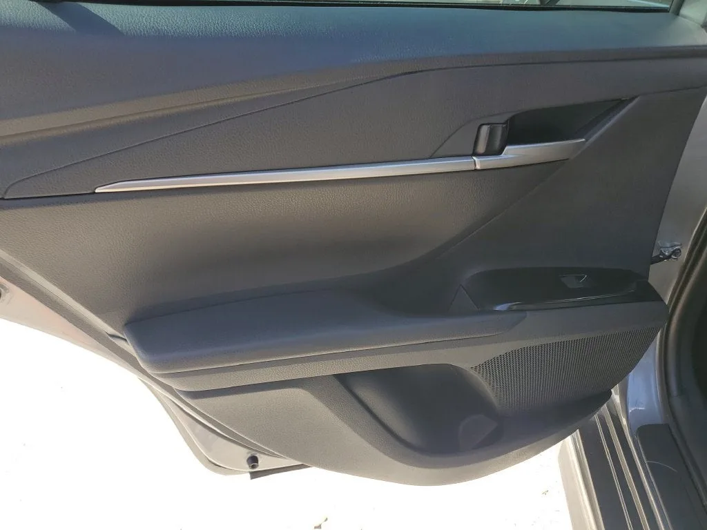2026 Toyota Camry SE photo 10