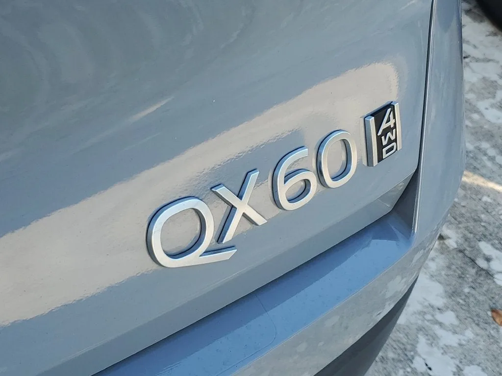 2026 INFINITI QX60 LUXE photo 4