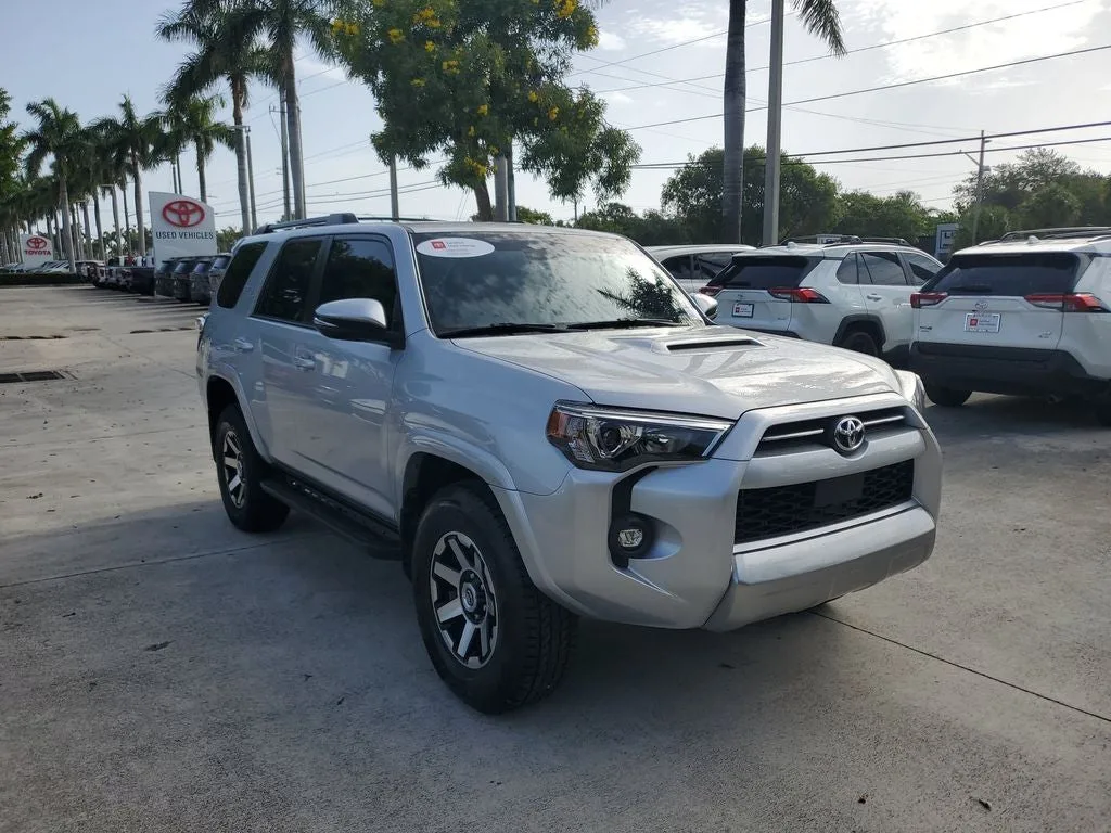 2021 Toyota 4Runner TRD Off-Road Premium photo 3