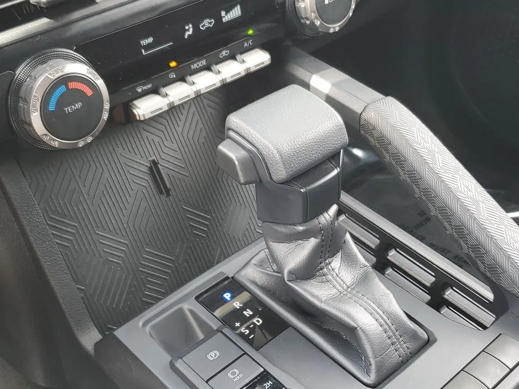 2025 Toyota Tacoma SR5 photo 29