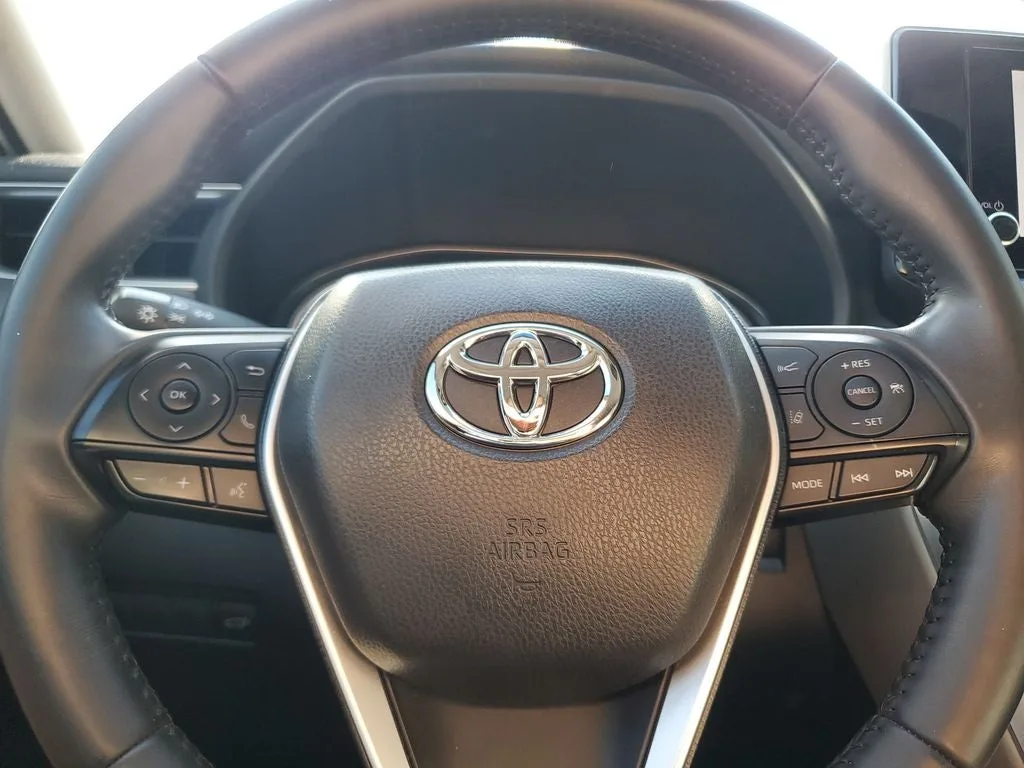 2023 Toyota Venza LE photo 21