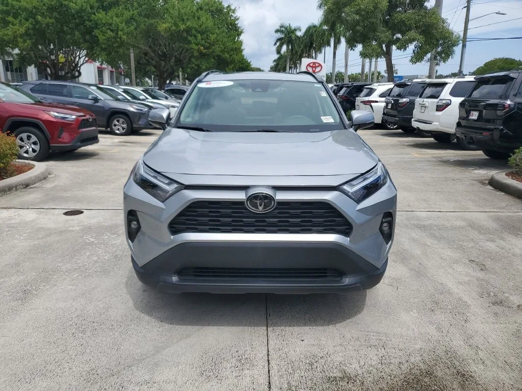 2023 Toyota RAV4 XLE Premium photo 2