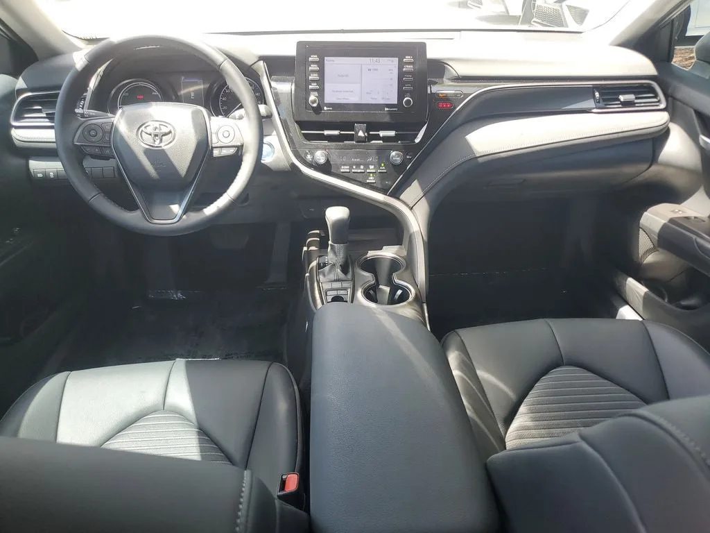 2024 Toyota Camry Hybrid SE photo 15