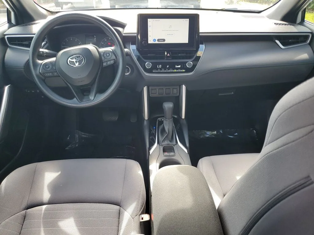 2023 Toyota Corolla Cross Hybrid S photo 15