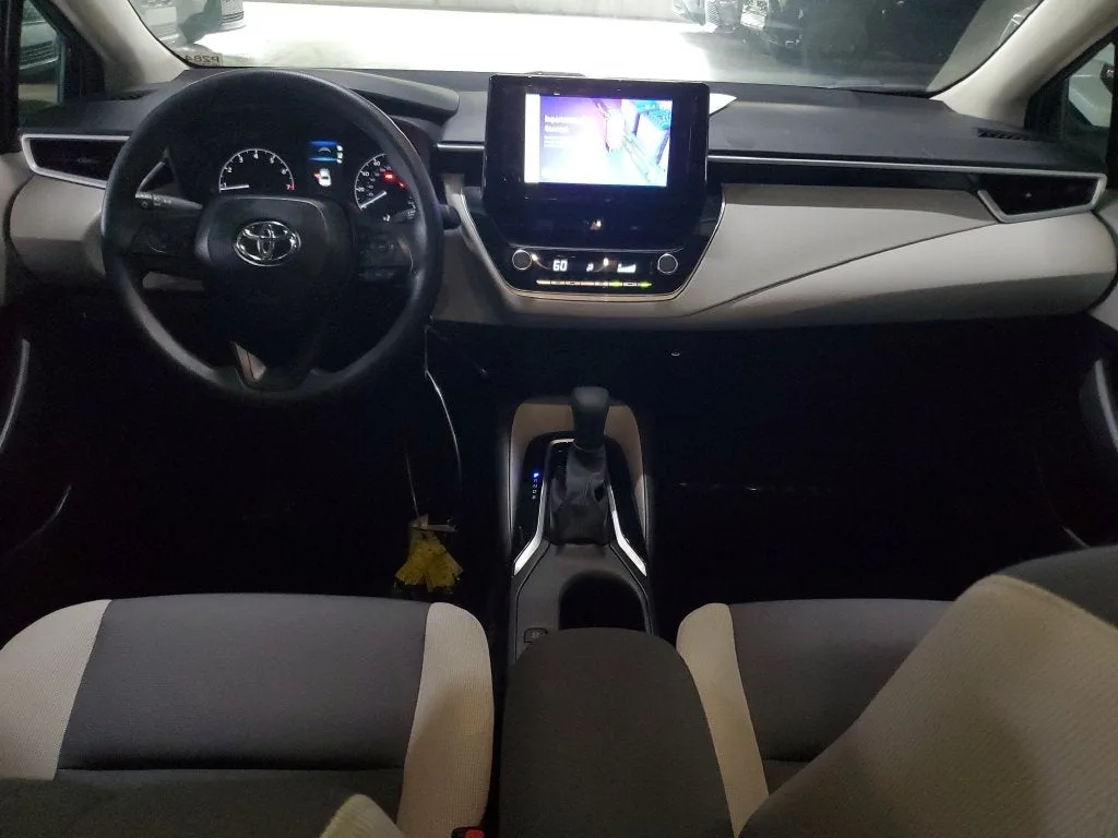 2025 Toyota Corolla LE photo 15