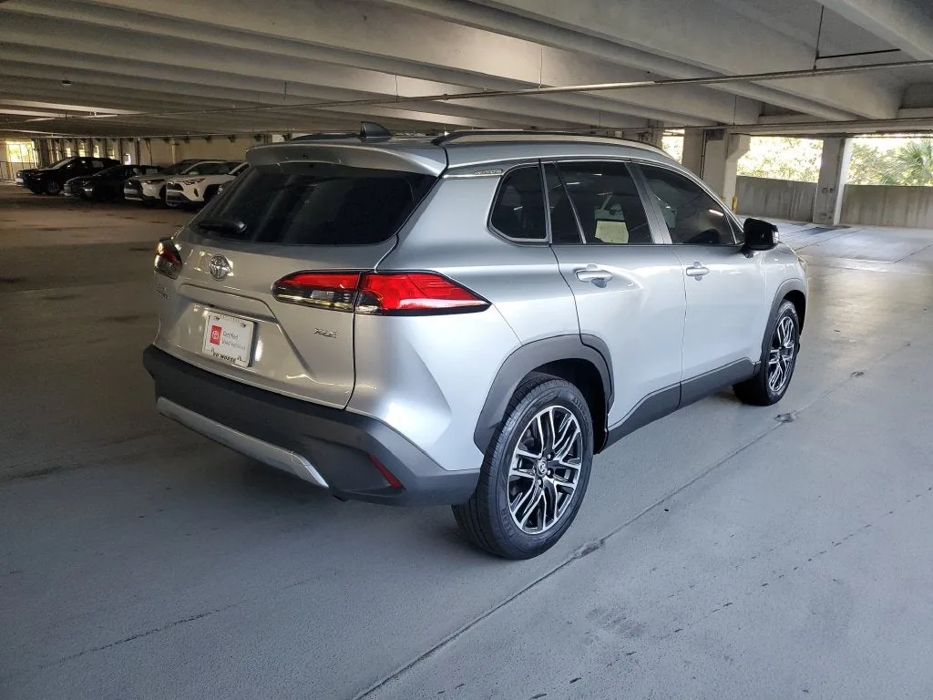 2026 Toyota Corolla Cross XLE photo 4