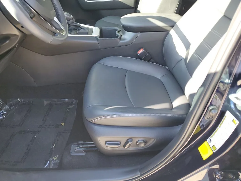 2024 Toyota RAV4 XLE Premium photo 21