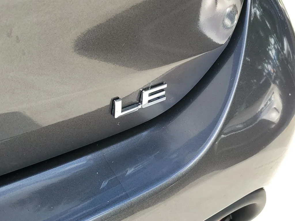 2024 Toyota Highlander LE photo 9