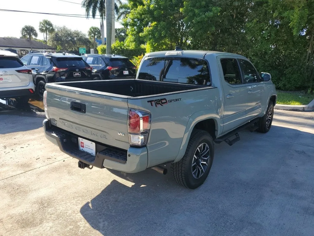 2022 Toyota Tacoma TRD Sport V6 photo 4