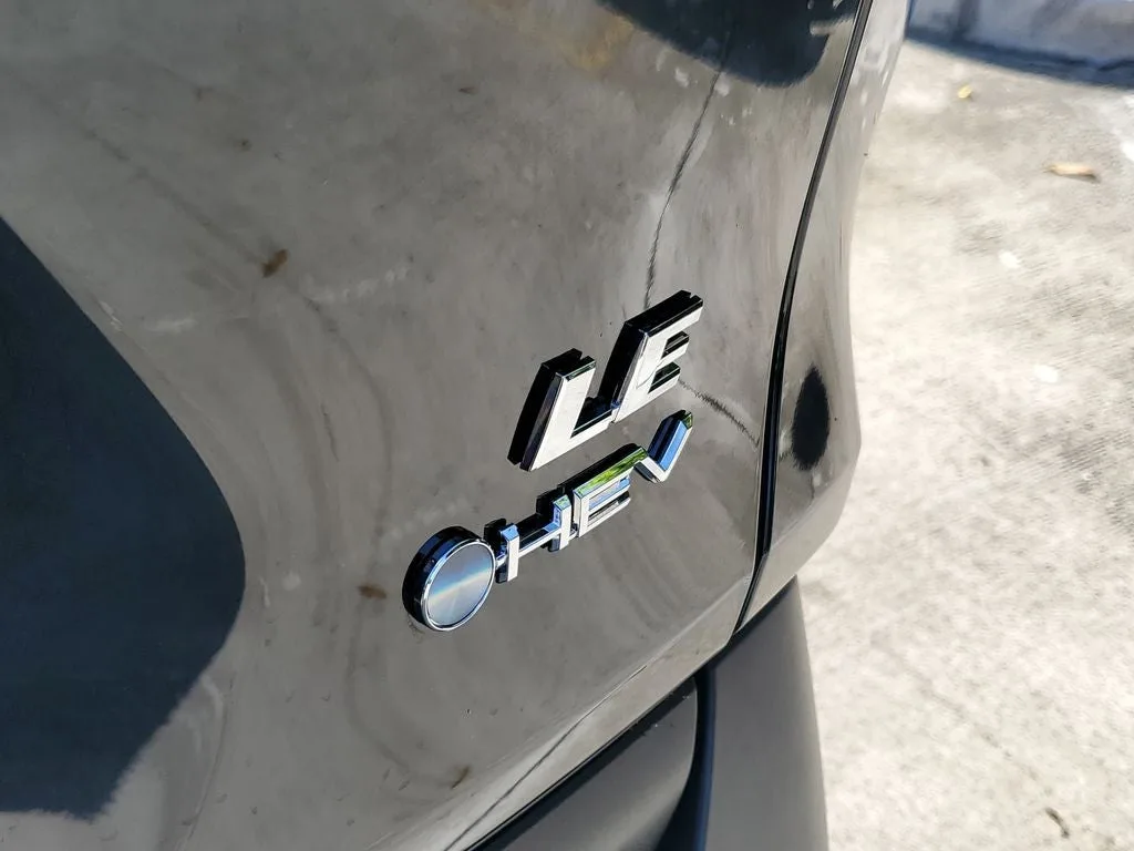 2025 Toyota RAV4 Hybrid LE photo 8