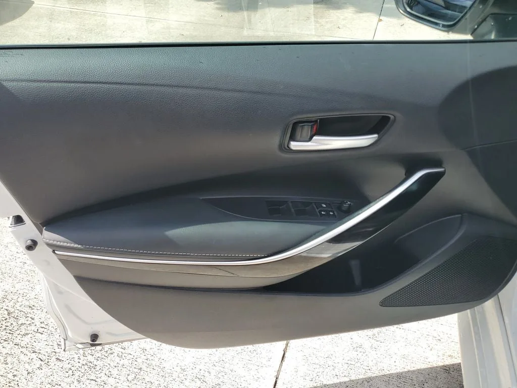 2022 Toyota Corolla XLE photo 18
