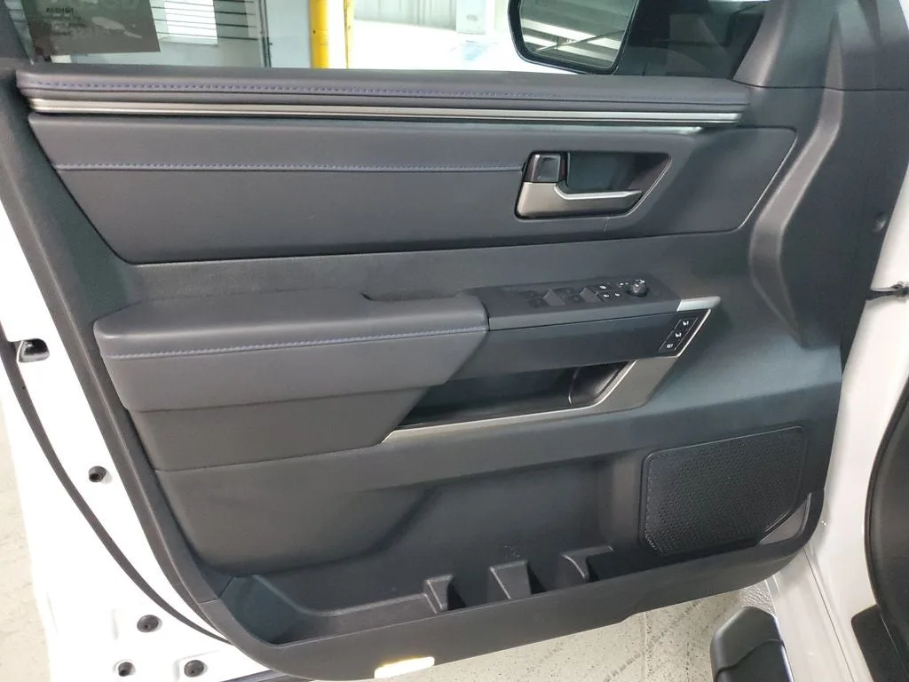 2026 Toyota Tundra Platinum photo 17