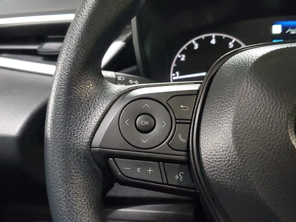 2025 Toyota Corolla LE photo 24