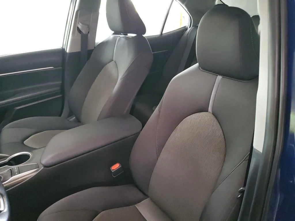2023 Toyota Camry LE photo 18