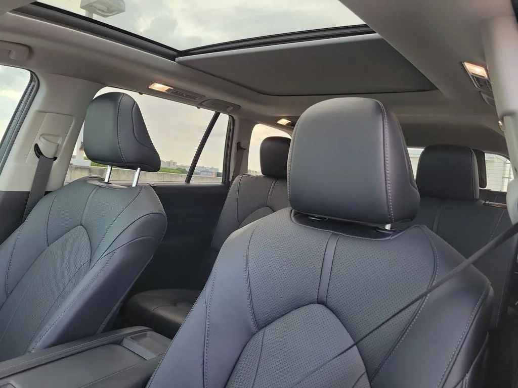 2025 Toyota Grand Highlander Hybrid Limited photo 22