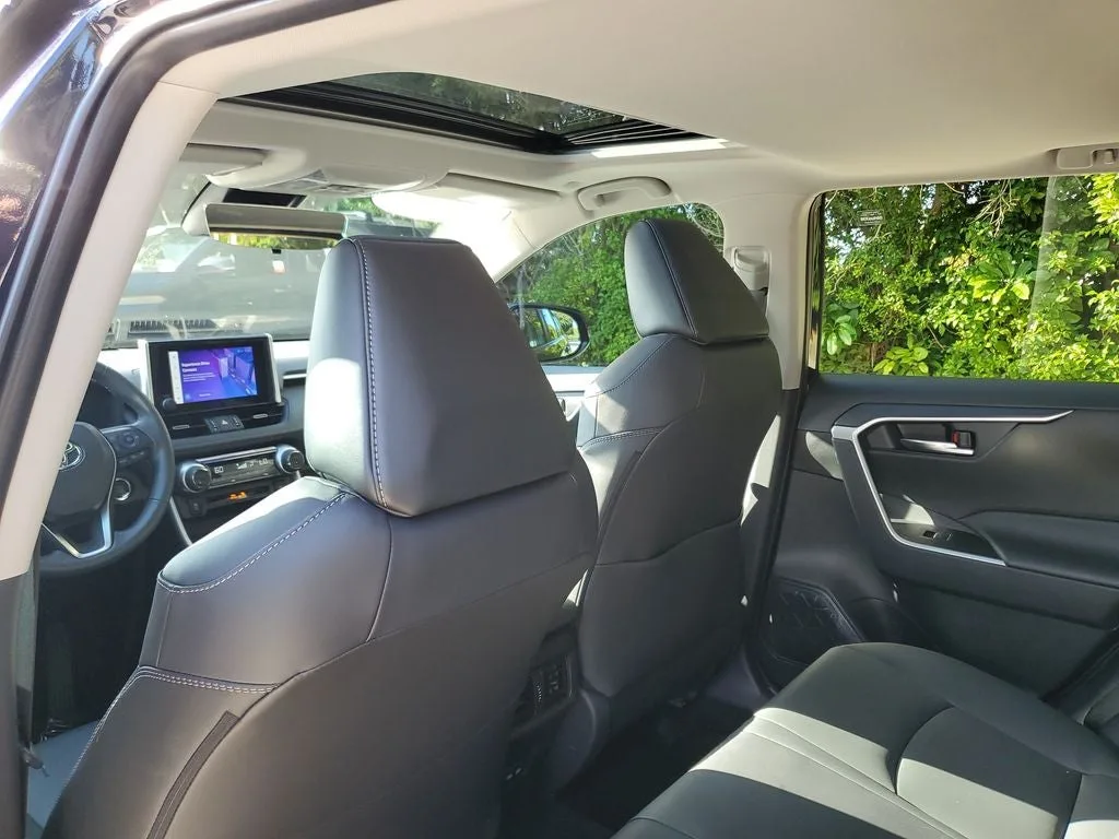 2024 Toyota RAV4 XLE Premium photo 13