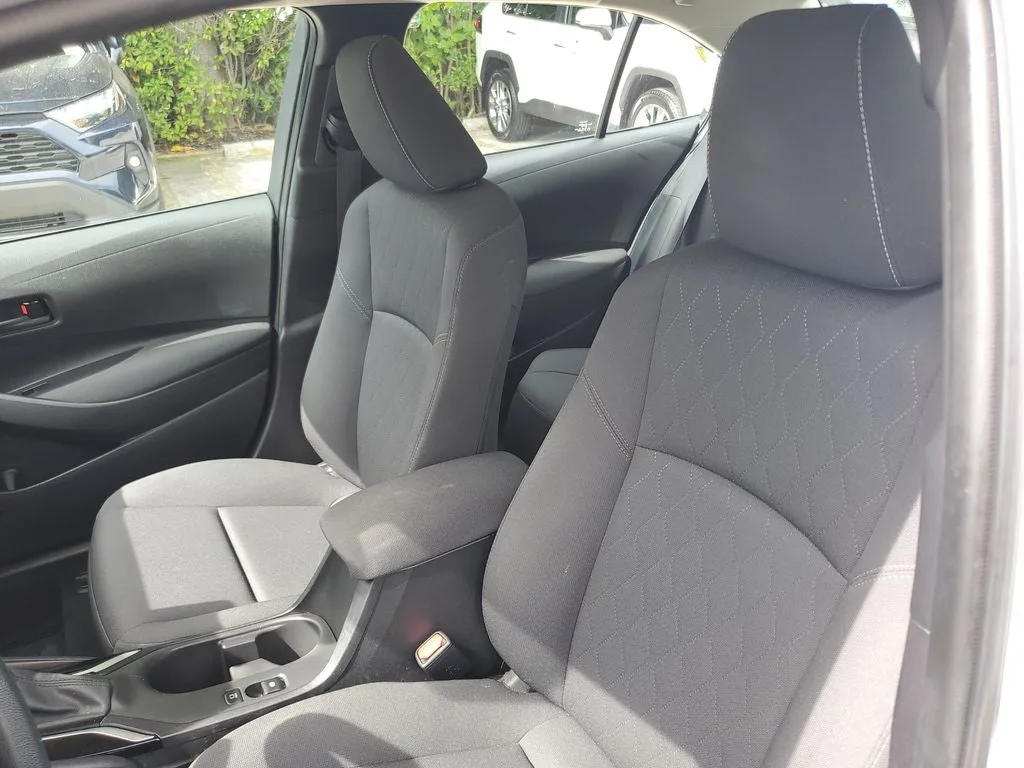 2023 Toyota Corolla LE photo 18