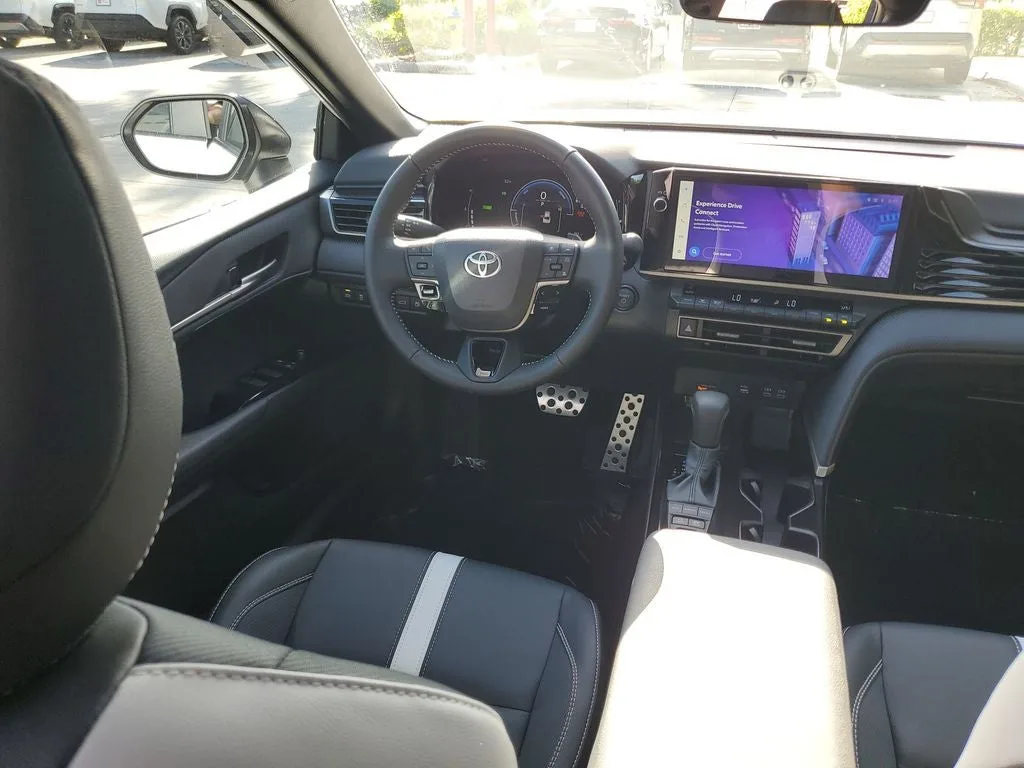 2026 Toyota Camry SE Nightshade photo 14