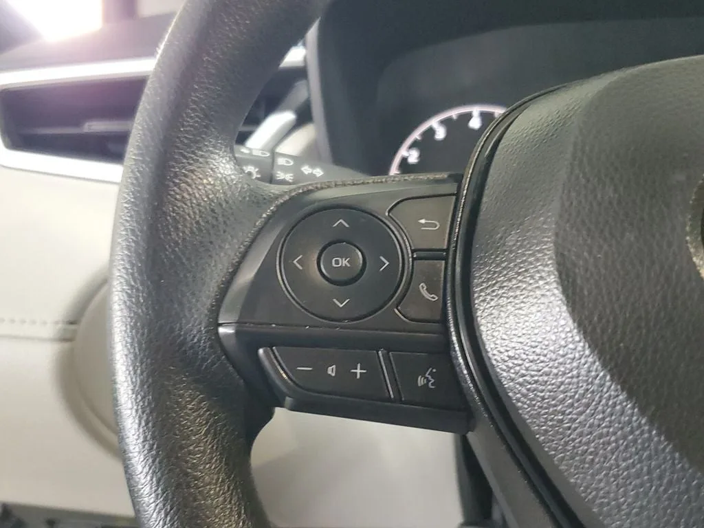 2025 Toyota Corolla Cross L photo 22