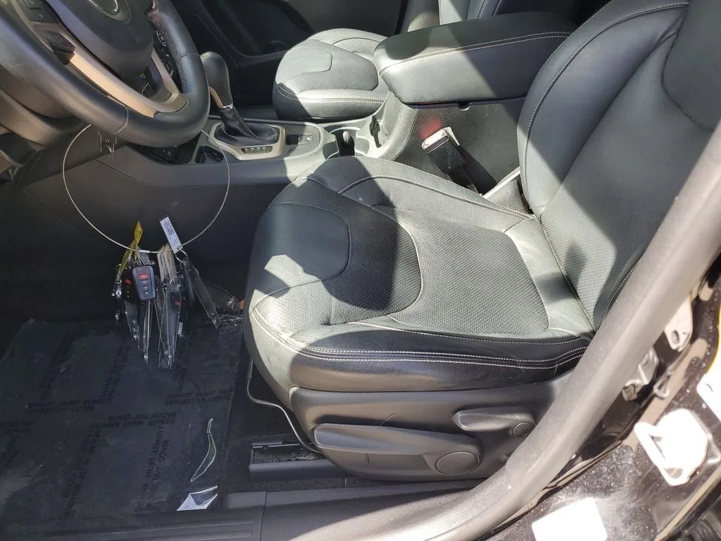 2015 Jeep Cherokee Latitude photo 20