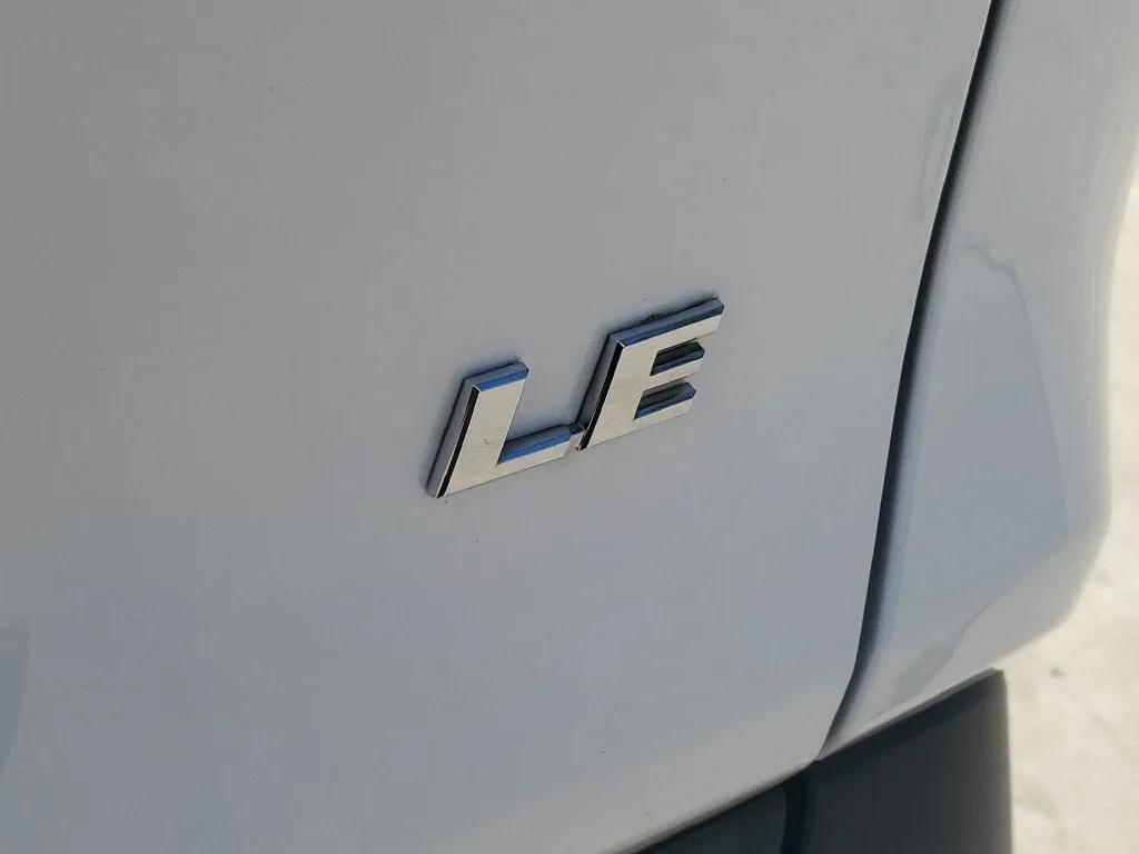 2024 Toyota RAV4 LE photo 4