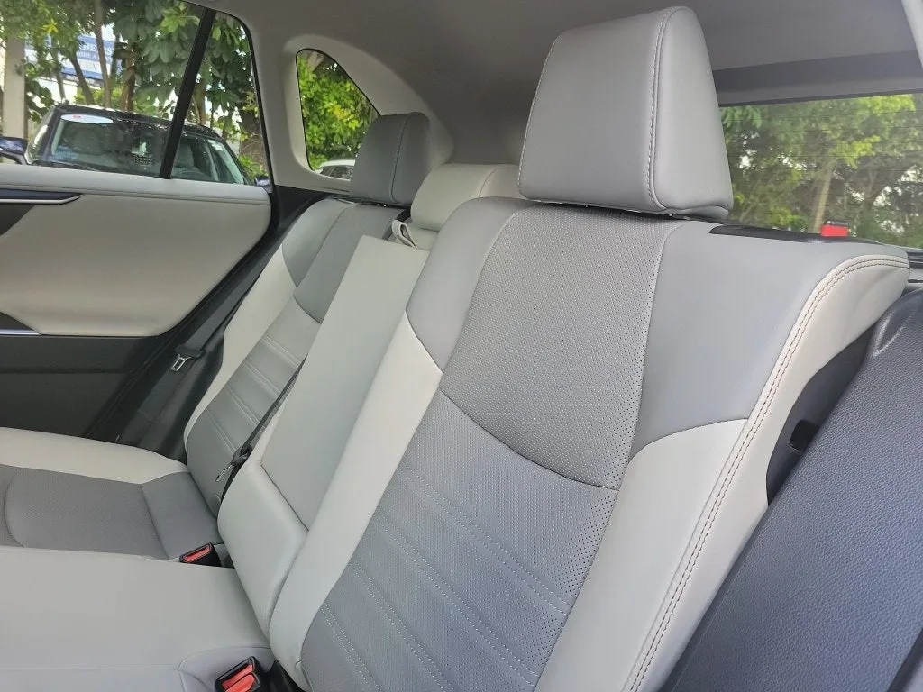 2023 Toyota RAV4 Hybrid Limited photo 15