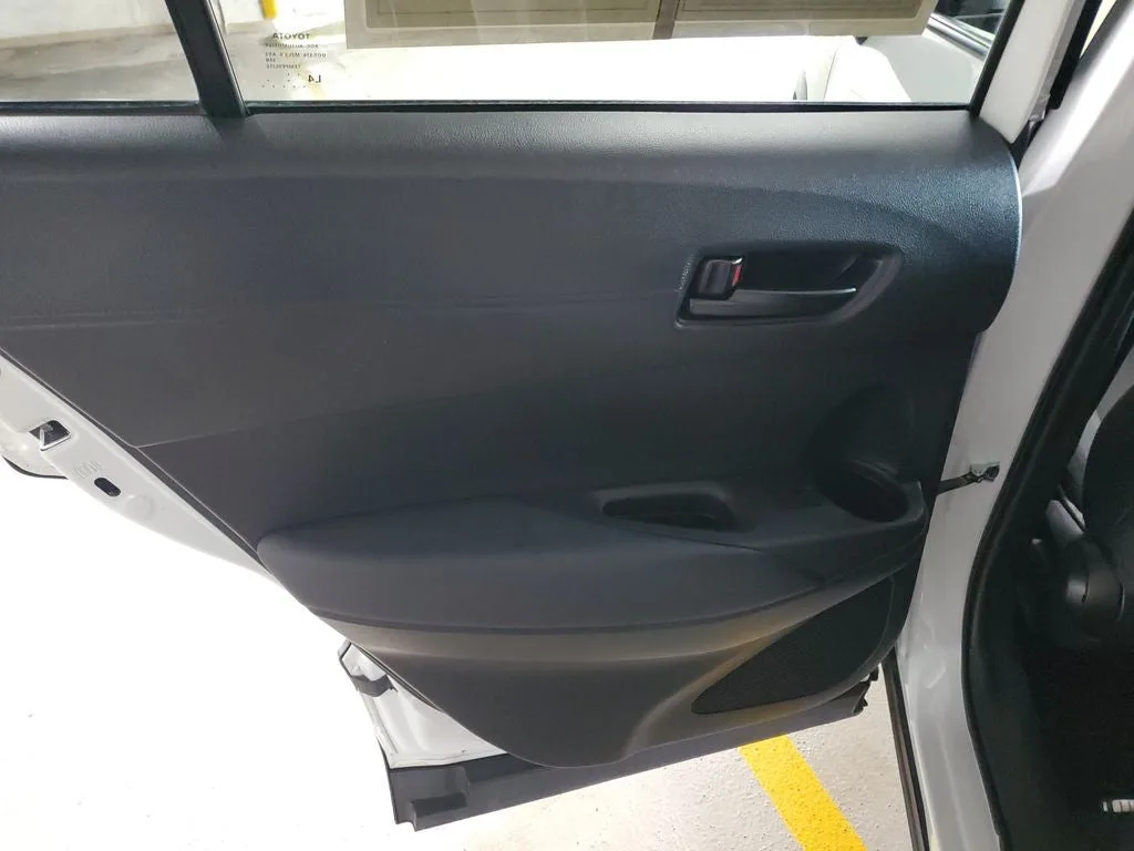 2024 Toyota Corolla Cross LE photo 11