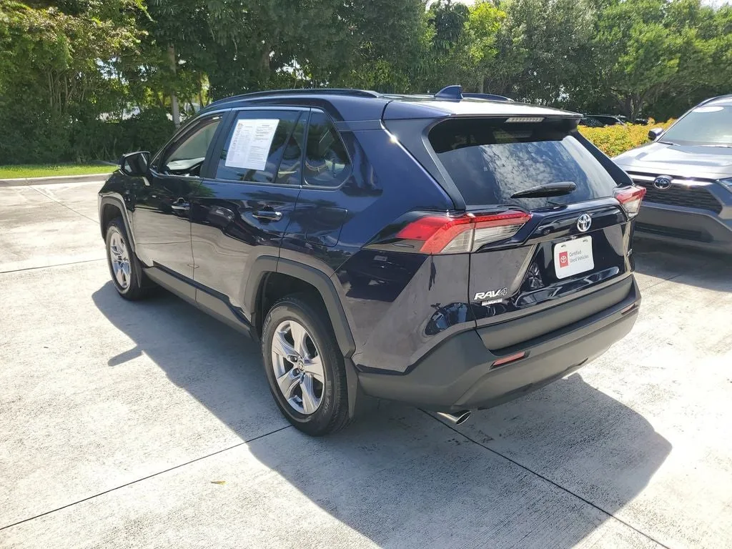 2024 Toyota RAV4 XLE photo 6