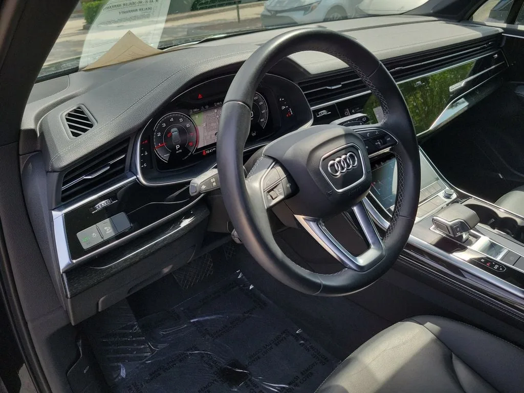 2025 Audi Q7 55 Premium Plus quattro photo 21