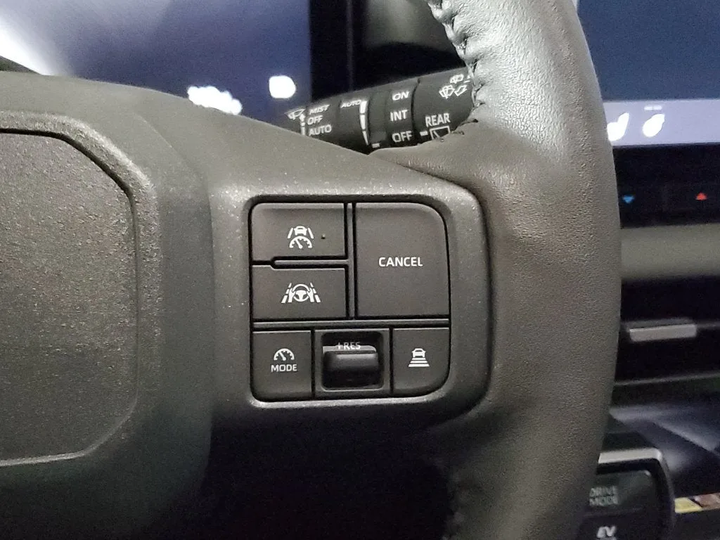 2026 Toyota RAV4 XSE photo 25