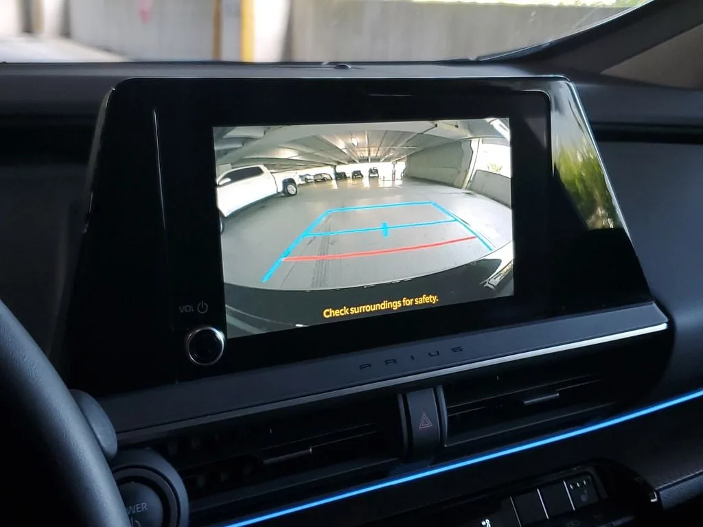 2024 Toyota Prius XLE photo 27