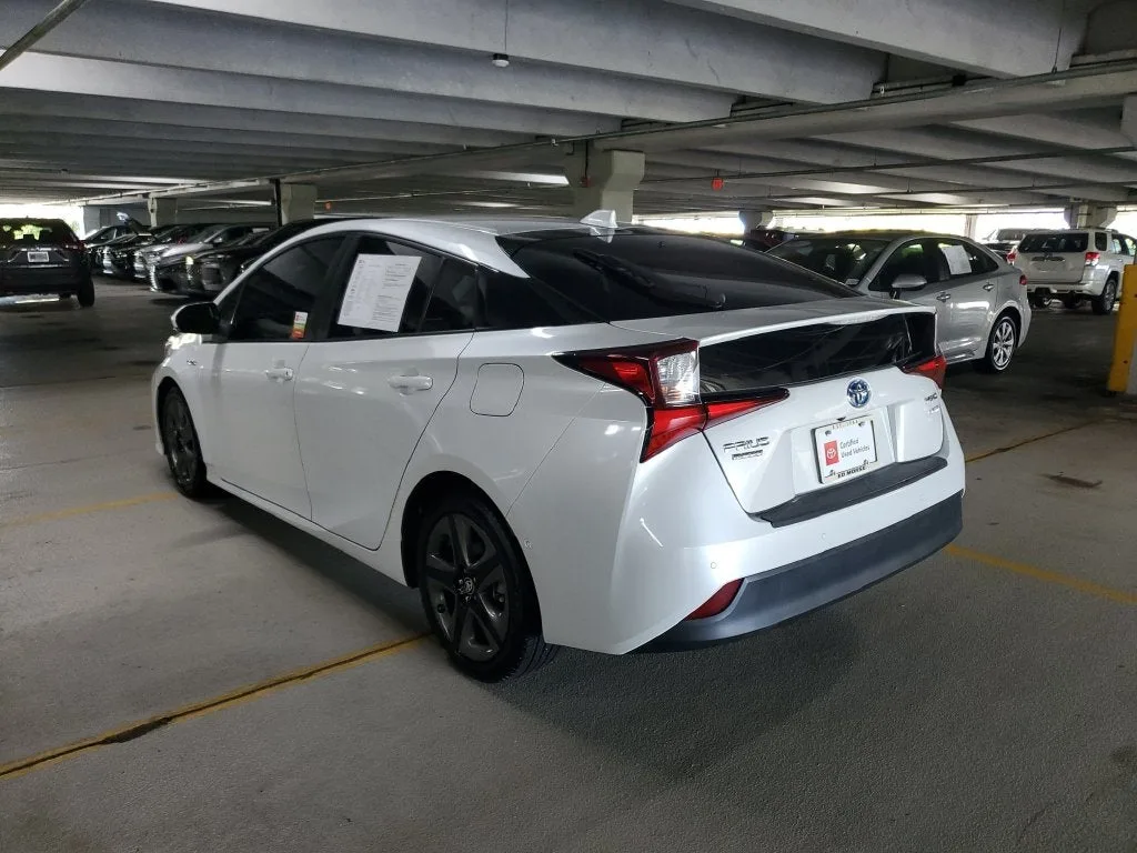 2021 Toyota Prius Limited photo 6