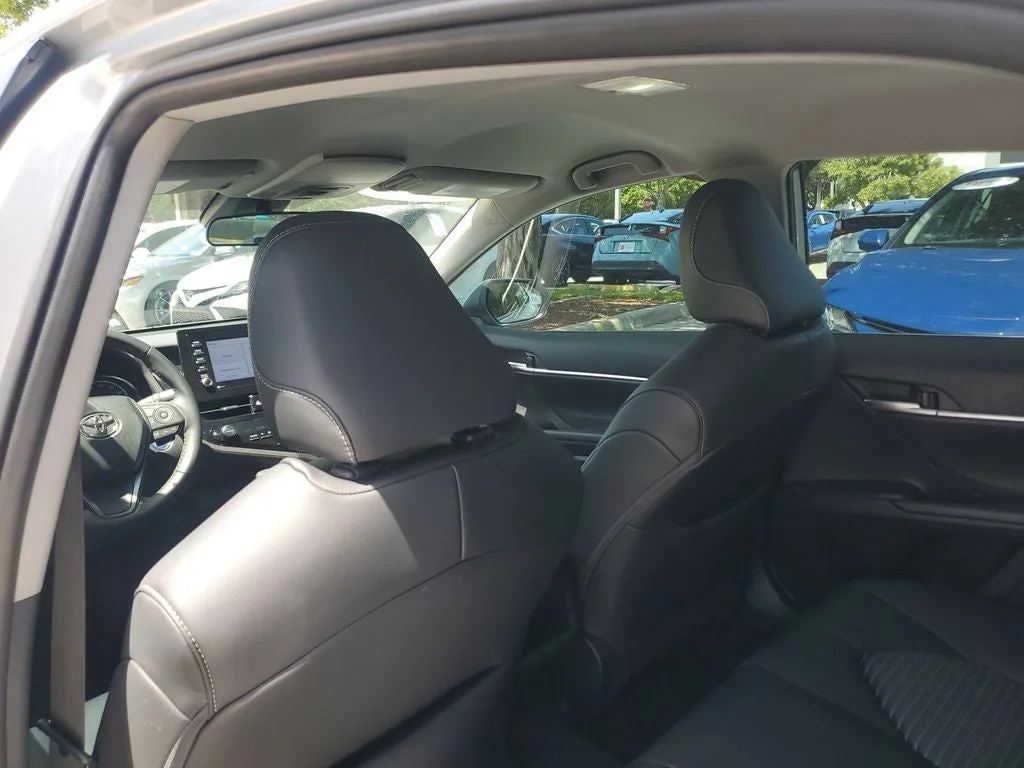2024 Toyota Camry Hybrid SE photo 13