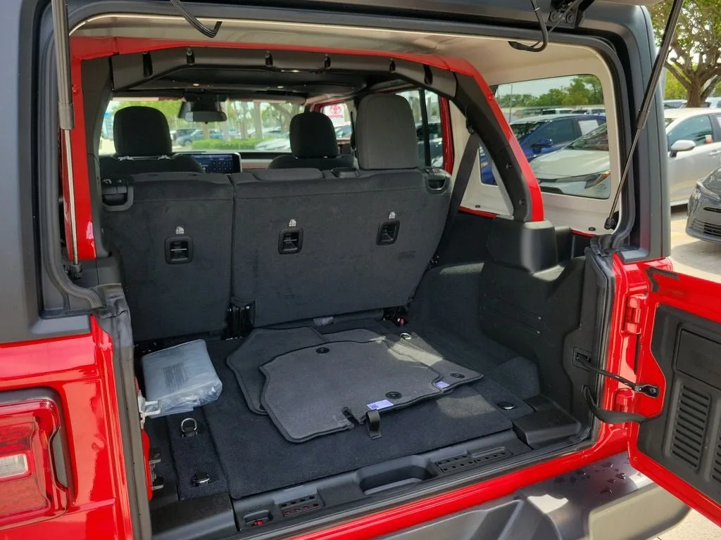 2026 Jeep Wrangler Rubicon photo 9
