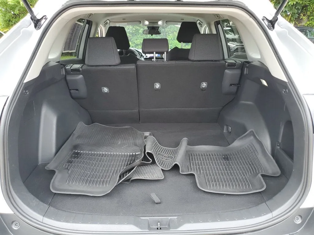 2024 Toyota RAV4 LE photo 10