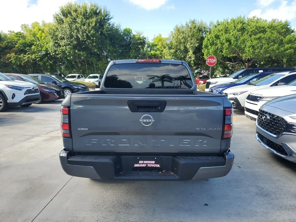 2023 Nissan Frontier SV photo 5