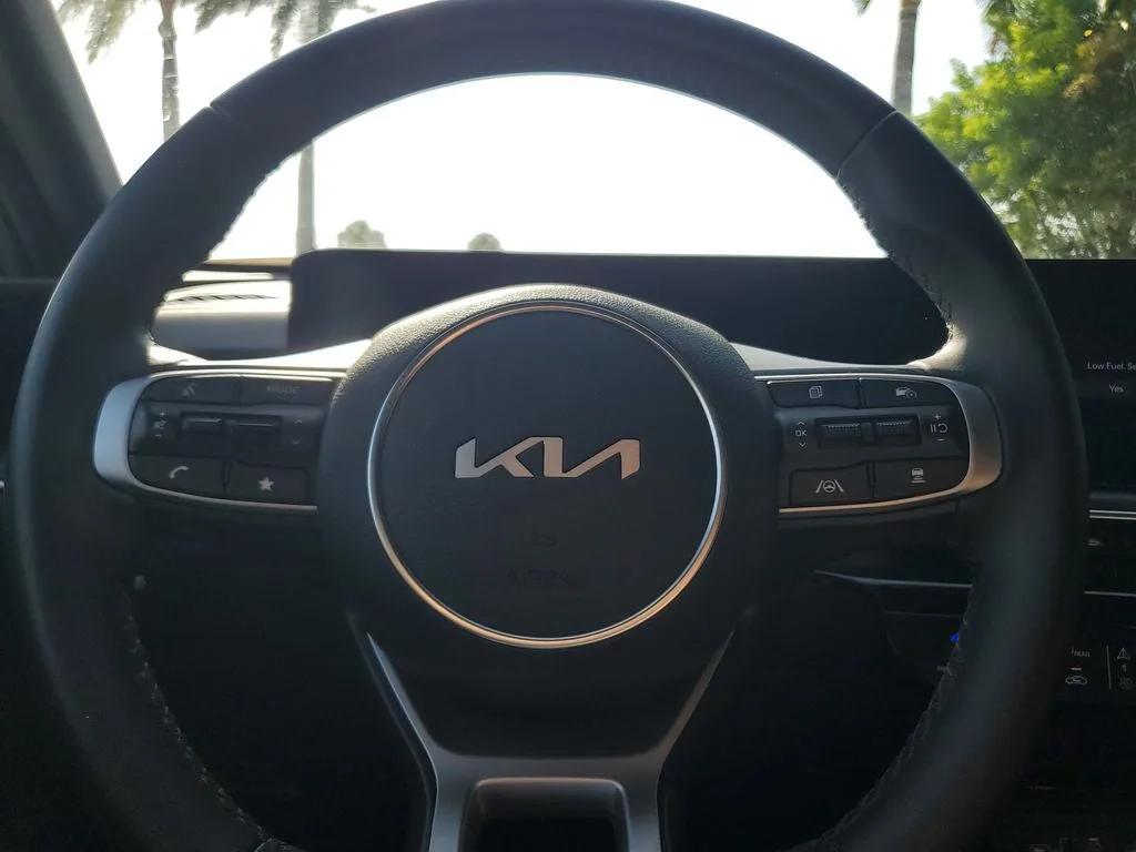 2025 Kia K5 GT-Line photo 20