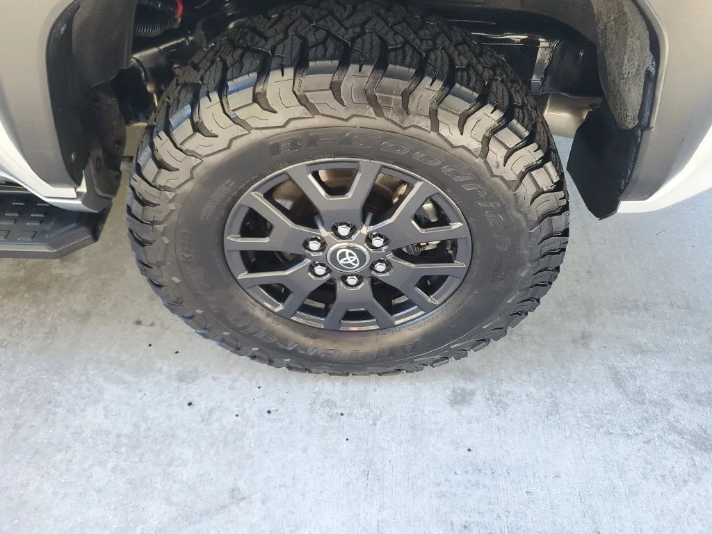 2025 Toyota 4Runner SR5 photo 3