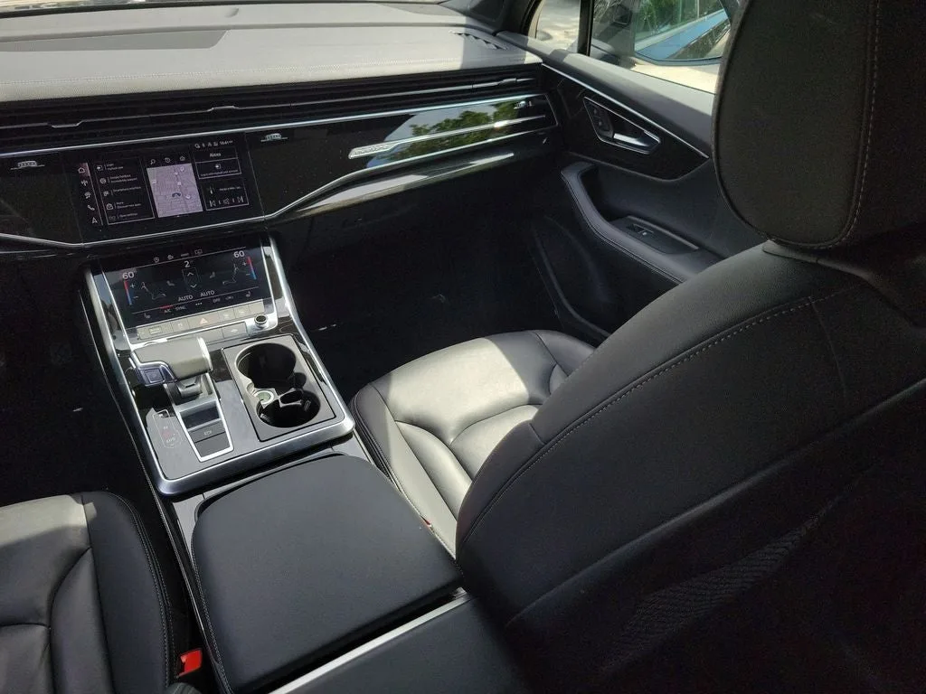 2025 Audi Q7 55 Premium Plus quattro photo 17