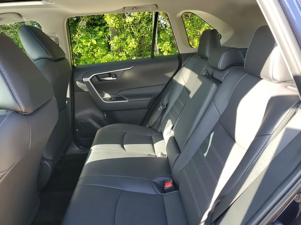 2024 Toyota RAV4 XLE Premium photo 12