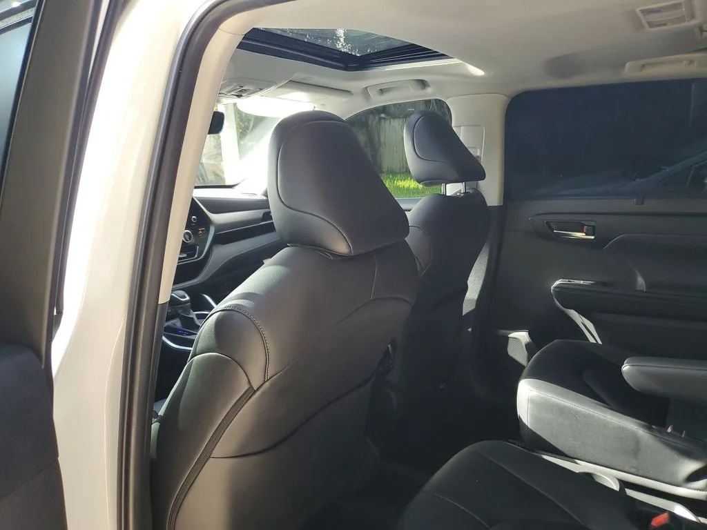 2024 Toyota Highlander XLE photo 15