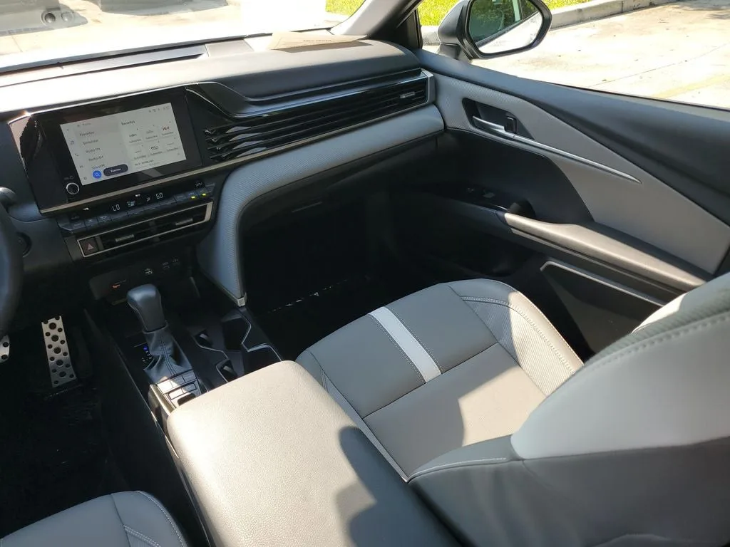 2026 Toyota Camry SE photo 14